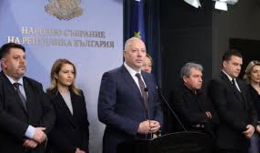 Bolqarıstan Parlamenti Jelyazkov hökumətinin istefasını qəbul edib