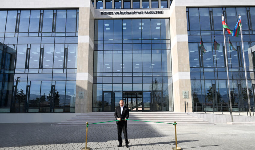 Dövlətimizin başçısı Qarabağ Universitetinin Biznes və iqtisadiyyat fakültəsinin binasının açılışında iştirak edib