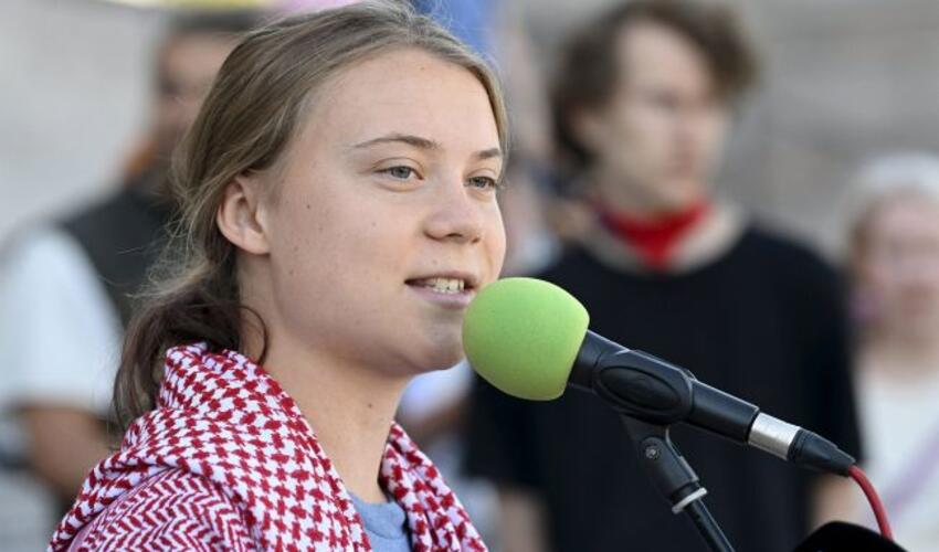 Qreta Tunberq Londonda Fələstinə dəstək aksiyasında həbs olunduqdan sonra azadlığa buraxılıb