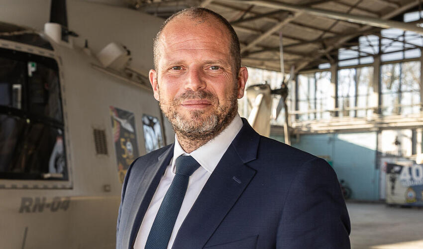 Moskvanı təhdid edən Belçika müdafiə naziri 1500 nəfərin orduya çağırıldığını açıqladı