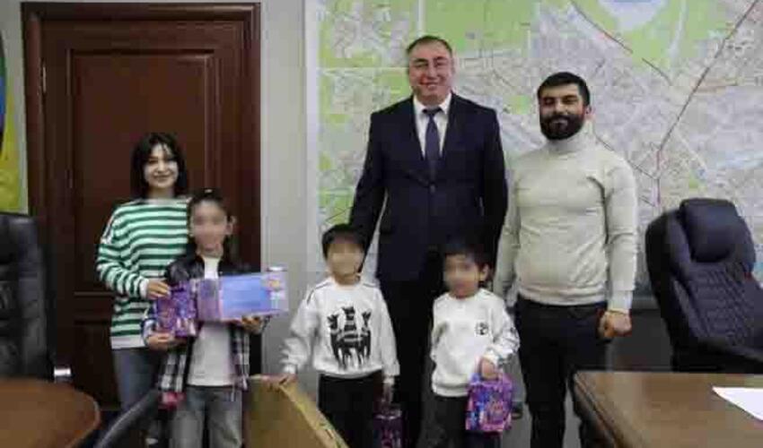 Yekaterinburqda məmurdan hədiyyəyə görə azərbaycanlı ailəni təhqir ediblər