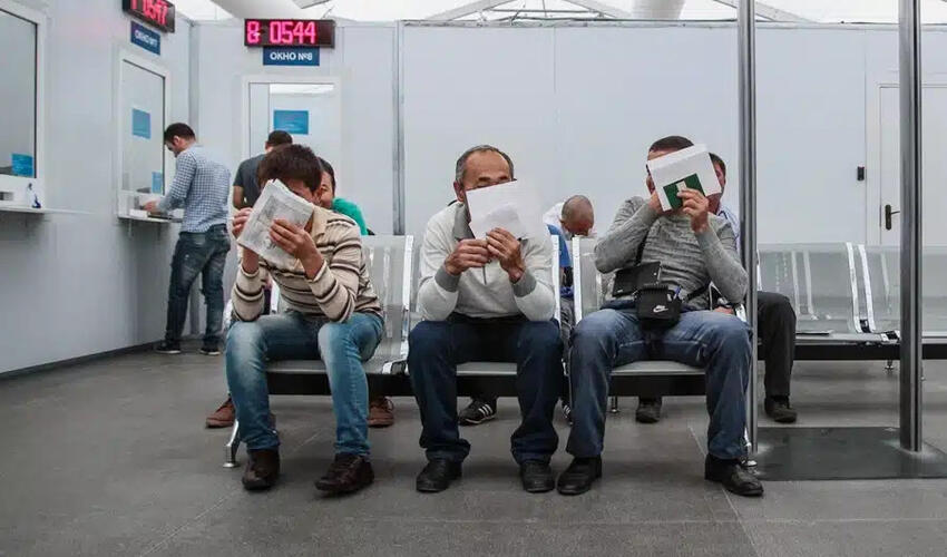 Rusiya tibbi müayinələrdən yayınan miqrantları cərimə etməyi planlaşdırır