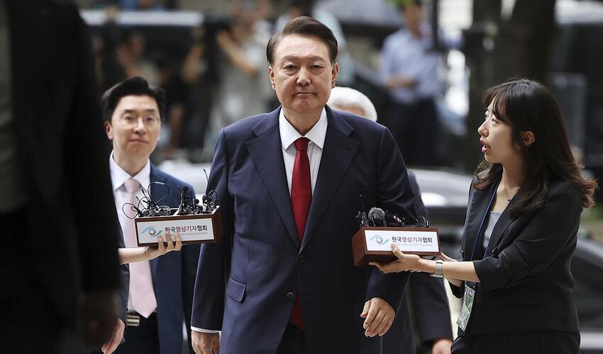 Cənubi Koreya prokurorları keçmiş prezidentə ölüm cəzası tələb ediblər