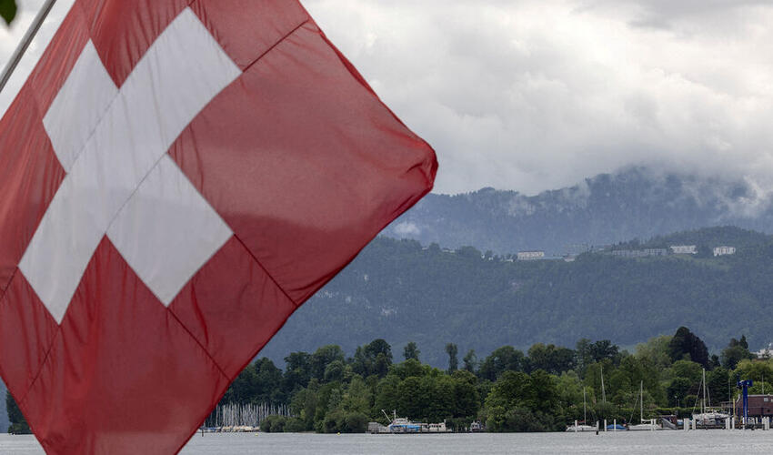 Senator Kərimovun qızı İsveçrəyə qarşı iddia qaldırdı