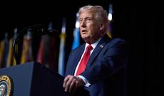 Maçado Nobel Sülh Mükafatı medalını Trampa hədiyyə edib