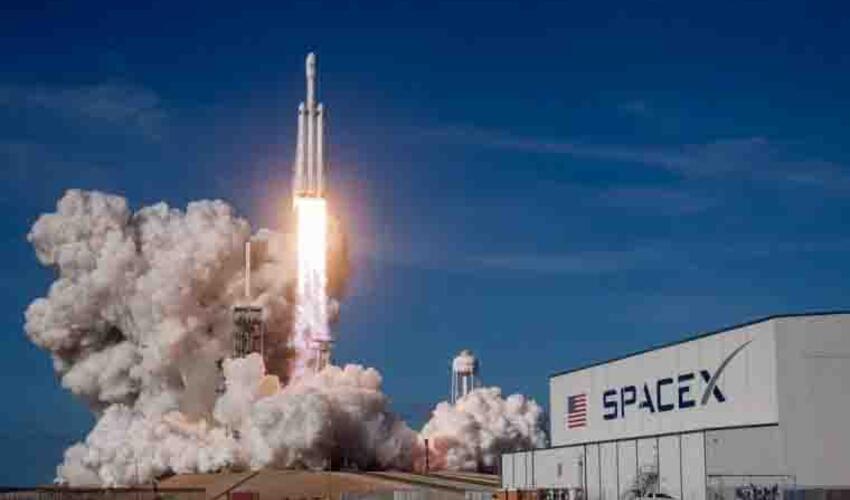 SpaceX Starlink peyklərinin yeni qrupunu orbitə çıxardıb