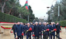 Milli Məclisin kollektivi Şəhidlər xiyabanını ziyarət edib