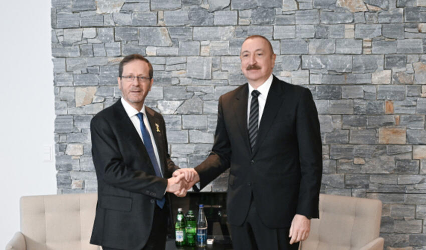 Prezident İlham Əliyev Davosda İsrail Dövlətinin Prezidenti ilə görüşüb