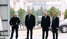 Prezident İlham Əliyev Sumqayıt Sənaye Parkında güzgü vərəqələrin istehsalı zavodunun açılışında iştirak edib
