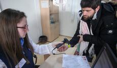 Qırğızıstan miqrant ailələrinə icbari tibbi sığorta polislərinin verilməməsi ilə bağlı Rusiyanı Avrasiya İqtisadi Birliyi (AİB) məhkəməsinə verib