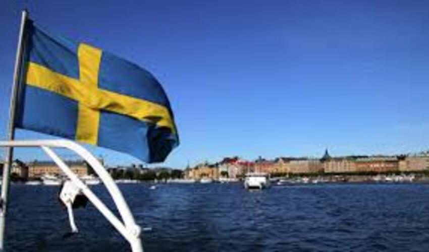 Britaniya İsveçi "nüvə çətiri" altına almaq niyyətindədir