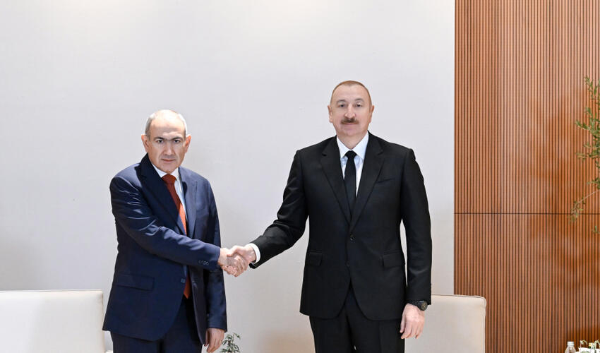 Azərbaycan Prezidenti İlham Əliyev Əbu-Dabidə Ermənistanın Baş naziri ilə görüşüb