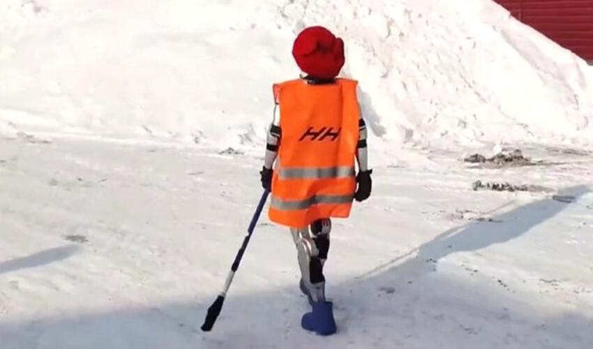 Moskvada robot yolları təmizləməyə başlayıb