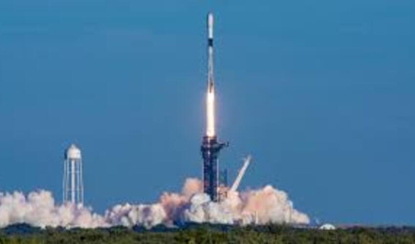 WSJ: SpaceX Mars missiyasını Aya uçuşları təxirə salıb