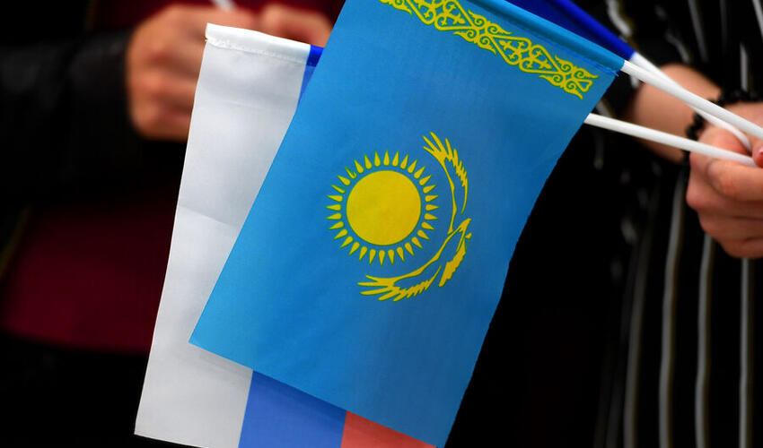 Qazaxıstan Konstitusiyasında rus dili ilə bağlı ifadələr dəyişdiriləcək