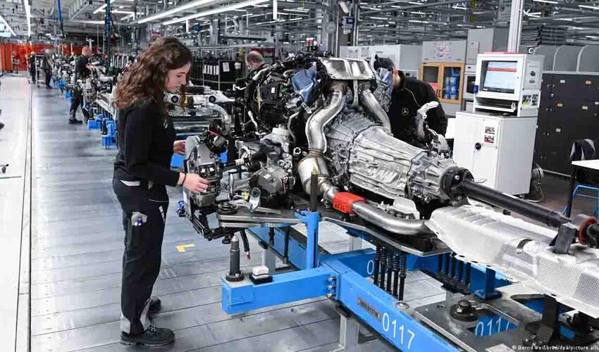 Mercedes-Benz-in mənfəəti 2025-ci ildə təxminən iki dəfə azalıb