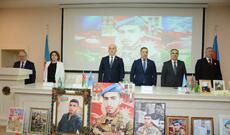 BAYRAĞA SARILAN QƏHRƏMAN