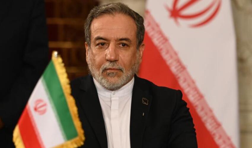 İranın xarici işlər naziri ABŞ ilə danışıqlar aparmaq üçün İsveçrəyə uçub