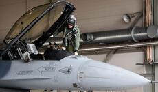 Amerika veteranlarının idarə etdiyi F-16 eskadrilyası Ukrayna səmasını müdafiə etməyə başlayıb