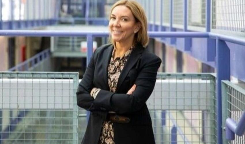 Antonia Romeo, vəzifənin 110 illik tarixində Nazirlər Kabineti katibi vəzifəsini tutan ilk qadın olub