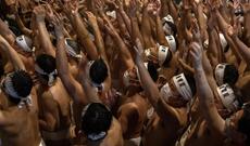 Yaponiyada ənənəvi "çılpaq festival" zamanı izdiham baş verib, altı nəfər yaralanıb