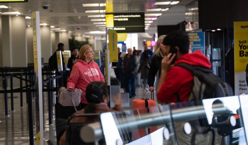 ABŞ-da qar çovğunu səbəbindən minlərlə uçuş ləğv edilib