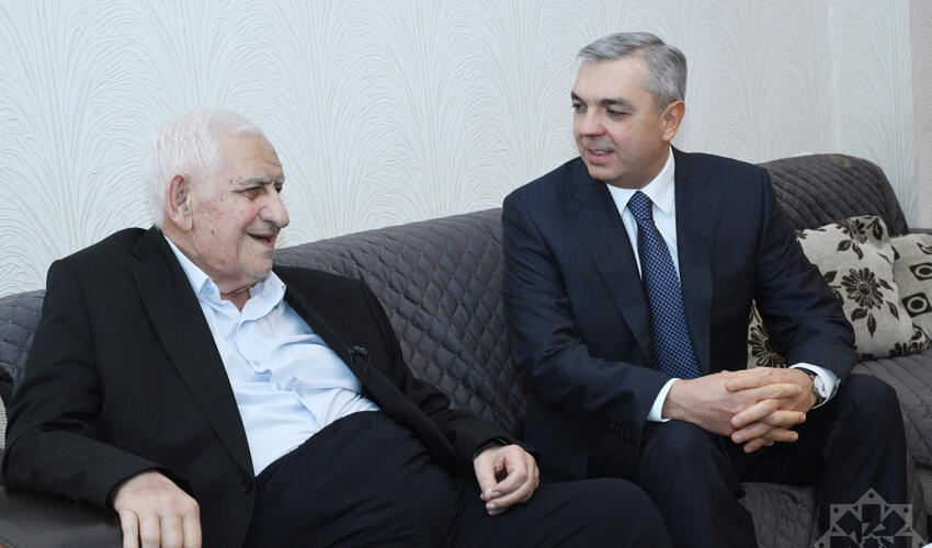 Xalq şairi Nəriman Həsənzadəyə “Heydər Əliyev” ordeni təqdim edilib