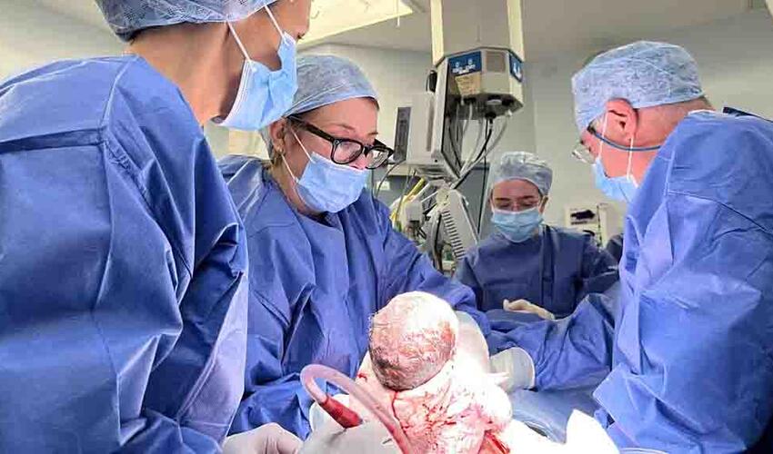 Böyük Britaniyada ilk dəfə olaraq vəfat etmiş donordan köçürülmüş uşaqlıqdan sonra körpə dünyaya gəlib