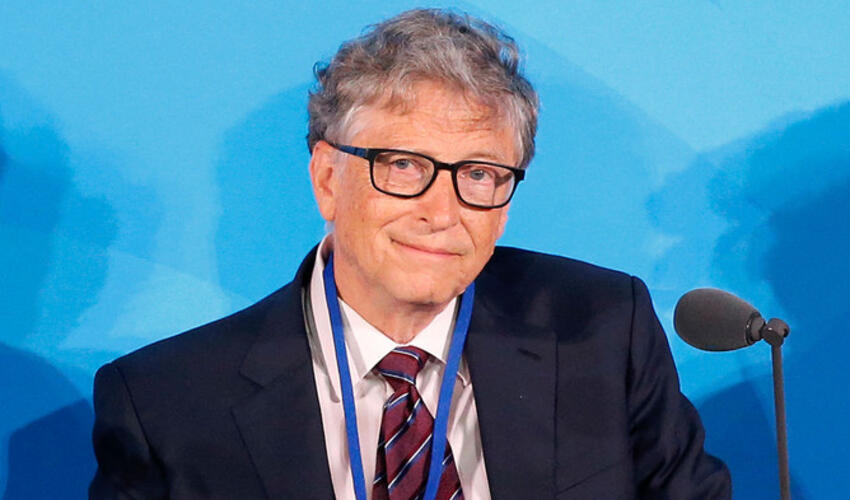 Bill Qeyts rus qadınlarla evlilikdən kənar münasibətlərini etiraf edib