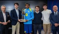 Lamin Yamal ötən mövsüm "Barselona"nın ən yaxşı futbolçusu mükafatını qazanıb