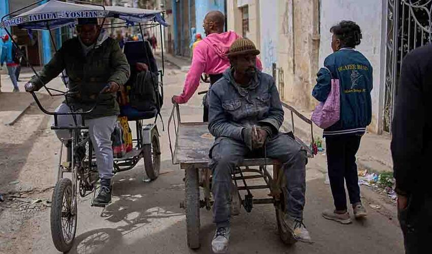 ABŞ Venesuela neftinin Kubaya "xalqın maraqları naminə" tədarükünə icazə verib