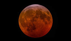 Martın 3-də Yer "qanlı Ay" ilə örtüləcək