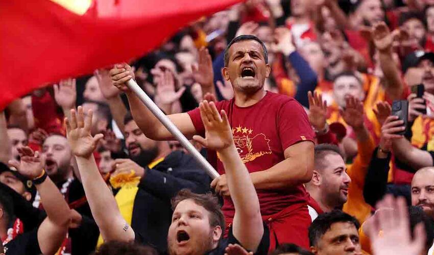 UEFA "Qalatasaray" azarkeşlərinin "Liverpul"la Çempionlar Liqası matçına baxmağını qadağan etdi