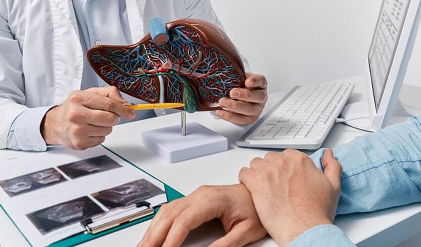 Sirozu olan xəstələrdə belə, qaraciyəri bərpa etmək üçün sadə bir üsul aşkar edilib