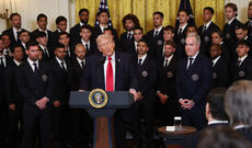 Messi Ağ Evdə Trampla görüşdü