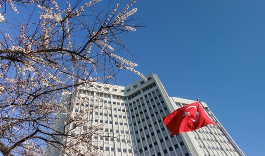 İran səfiri Türkiyə ərazisinə raket hücumu ilə bağlı Türkiyə Xarici İşlər Nazirliyinə çağırılıb