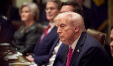 Tramp Çinə səfərini təxirə saldı