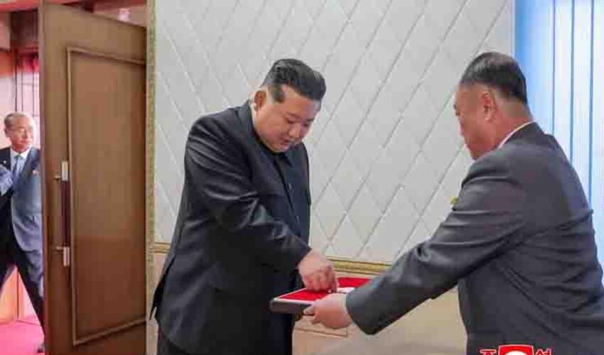 Parlament seçkilərində Kim Çen In seçicilərin 99,93% səsini qazanıb