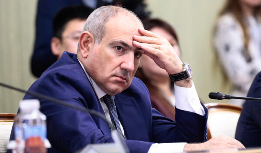 Paşinyan Qarabağla bağlı metroda üstünə qışqırdığı qadından və oğlundan üzr istəyib