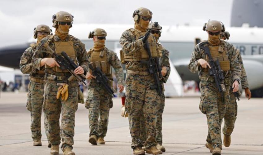 Pentaqon İrana qarşı əməliyyatlar üçün 3000 paraşütçü göndərməyə hazırlaşır