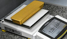 Qızılın dünyada birja qiyməti təxminən dörd faiz artıb