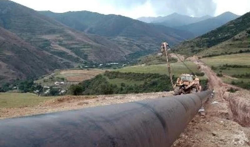 Ermənistan Gürcüstandan qaz kəmərinin köçürülməsini xahiş edir