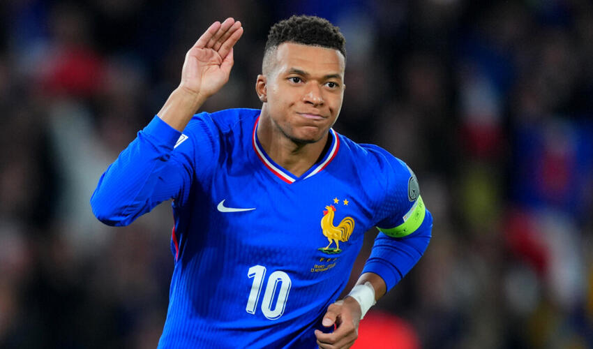 Mbappe irqçilik səbəbindən Fransa millisinin heyətində oynamaq istəməyib