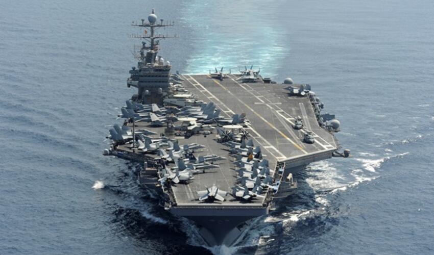İran ABŞ-ın "Abraham Linkoln" təyyarədaşıyan gəmisinə zərbə endirib