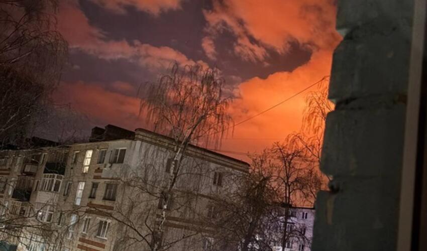 Kütləvi dron hücumundan sonra Kstovo neft emalı zavodunun sənaye zonasında yanğın baş verib