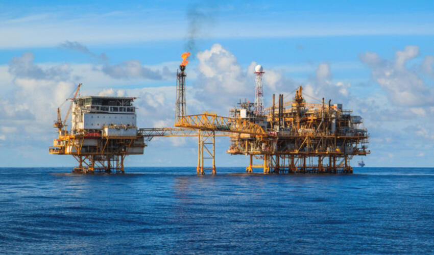 Brent markalı neftin qiyməti həftəsonundan sonra yüksəlir