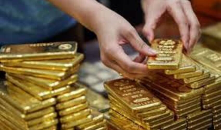 Özbəkistanda qızıl külçələrinə tələbat kəskin şəkildə artıb