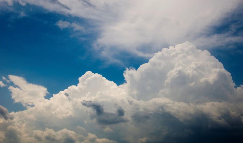 Sabah hava Bakıda dəyişkən buludlu, dağlıq və dağətəyi rayonlarda arabir yağıntılı olacaq