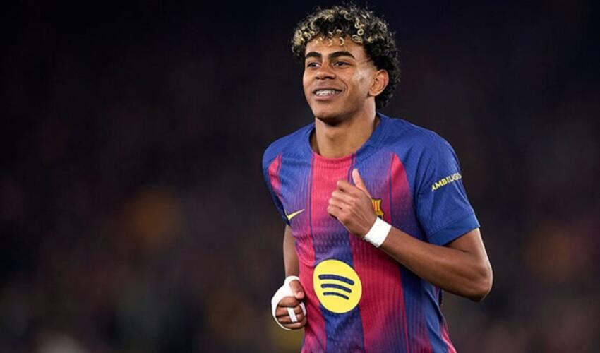 Yamal  La Liqa matçında 100 dəfə meydana çıxan ən gənc oyunçu olub