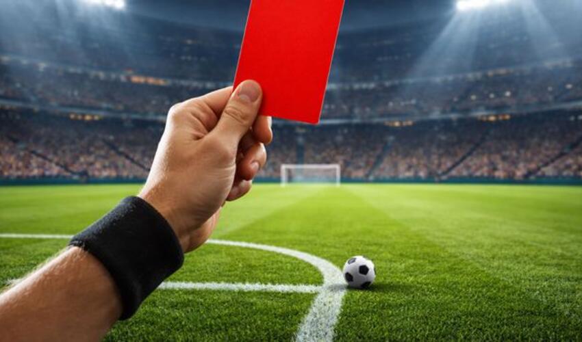 Dünya futbolu üçün inqilabi təklif! Qırmızı vərəqələr yoxdur, matçlar 50 dəqiqə davam edir